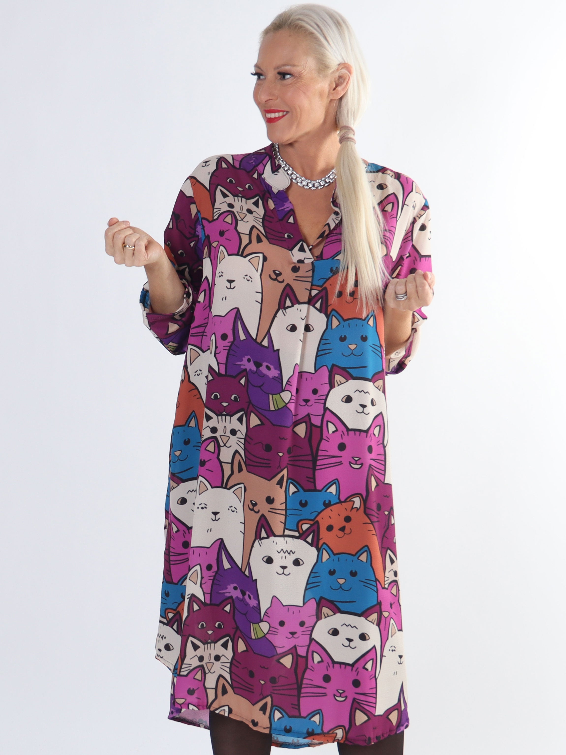 Vanesa Cat Long - Plus size let og luftig kjole med katteprint